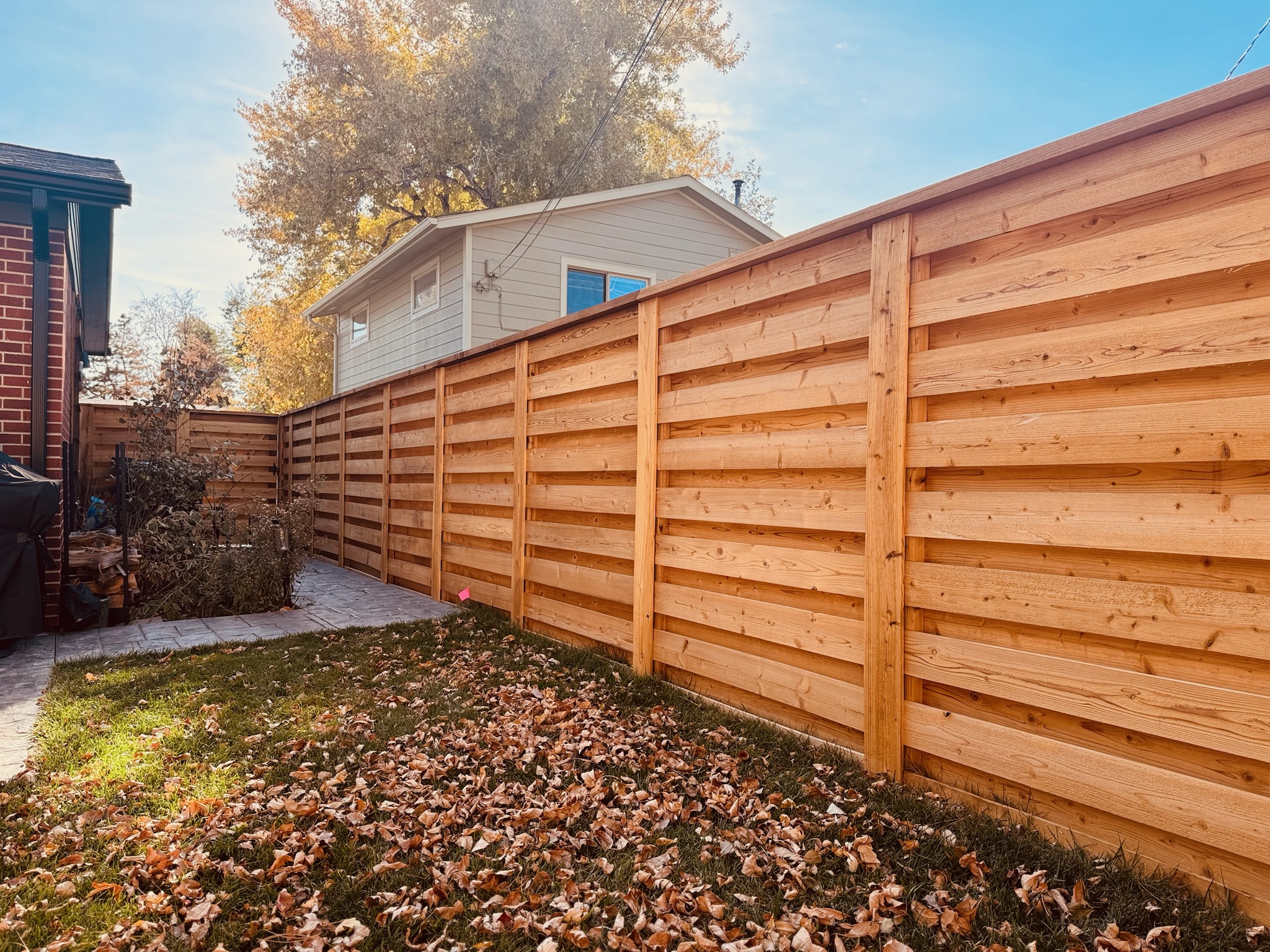 Cedar Shadowbox with Cap Rail Western Red Cedar fence