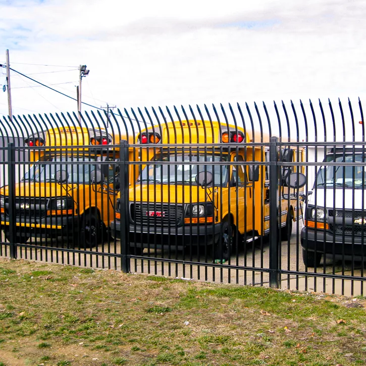 Montage Invincible Steel fence